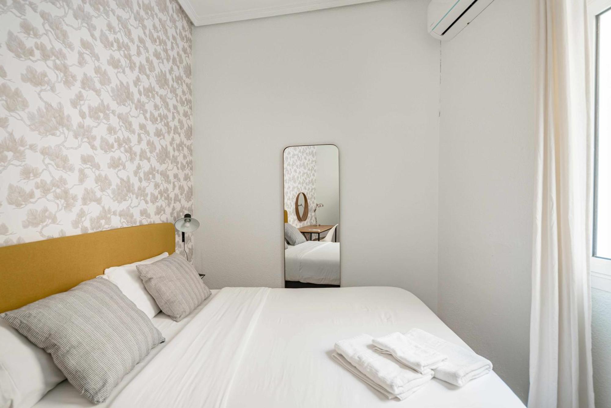 Sol Y Tirso Rooms Madrid Bagian luar foto