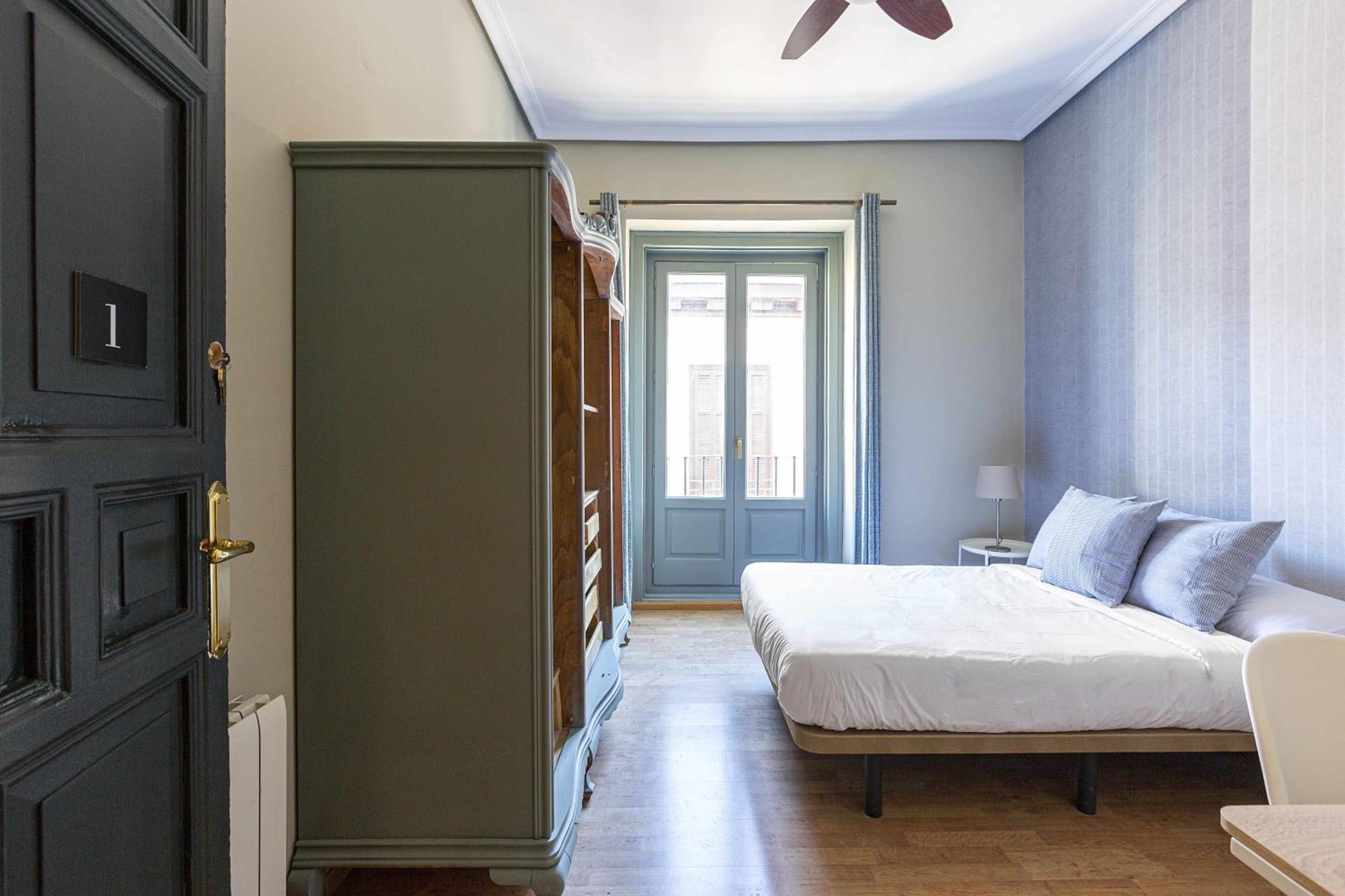 Sol Y Tirso Rooms Madrid Bagian luar foto